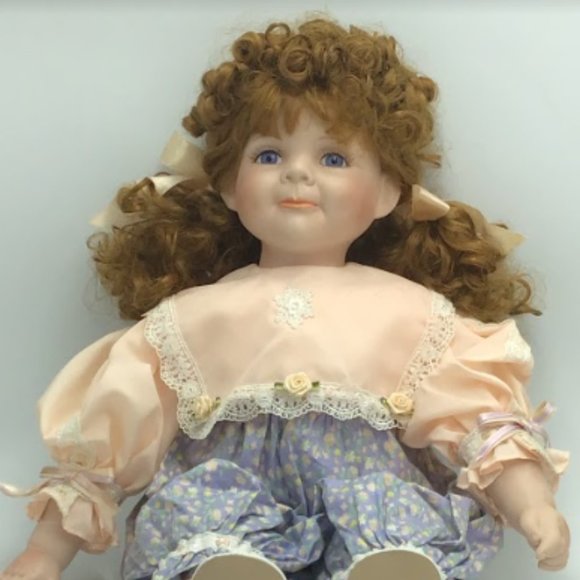 William Tung Collection Porcelain Doll Vintage Collectible Home Display Ornament - Picture 2 of 12